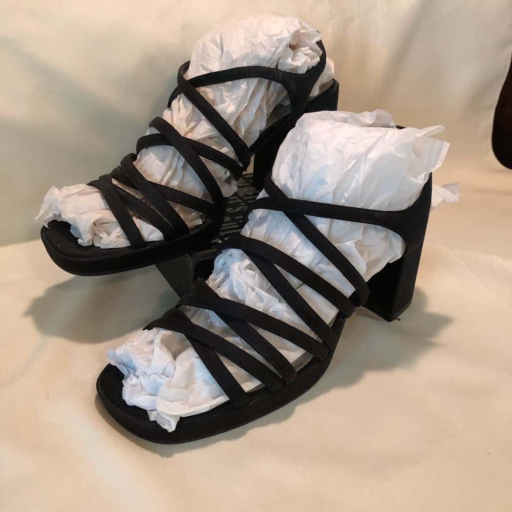 Report Black Crisscross Strap Chunky Heel